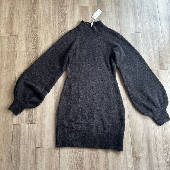 Petal & Pup Soft Daril Dress Black Sz 6 Gorgeous bell Sleeves Stretch NWT - Picture 10 of 13